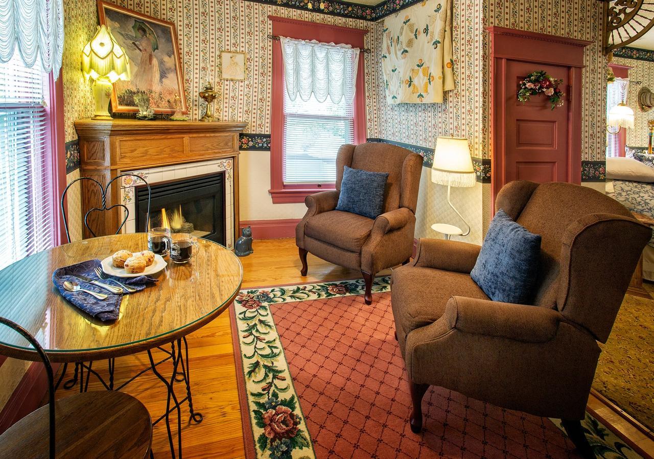 Holden House 1902 Bed & Breakfast Inn Colorado Springs Exterior photo
